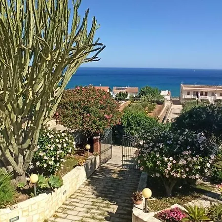 Dom wakacyjny Casa Calendule Alcamo Marina