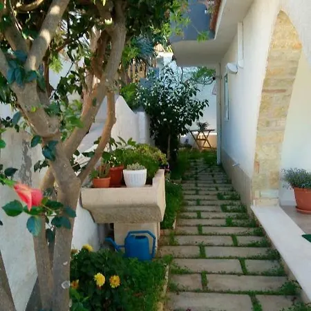 Casa Calendule * אלקאמו מרינה