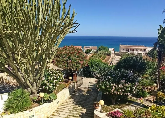 Дом отдыха Casa Calendule Алькамо-Марина